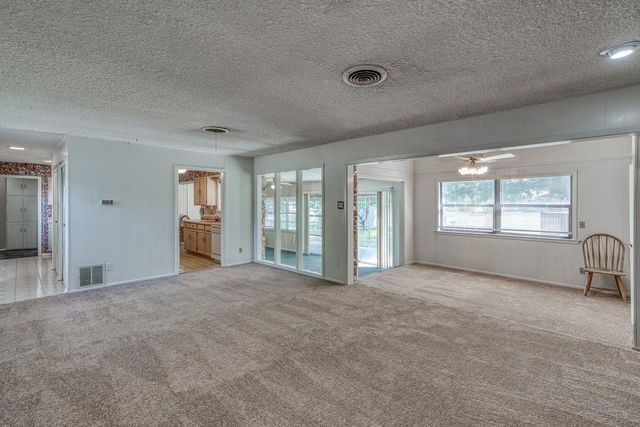 111 Dove RD, Highland Haven, TX 78654