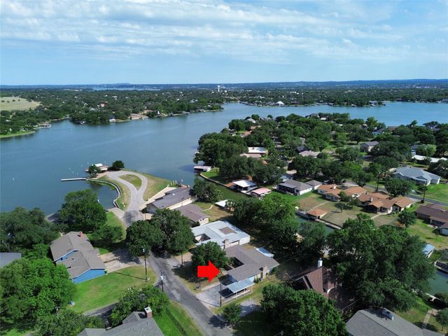 111 Dove RD, Highland Haven, TX 78654