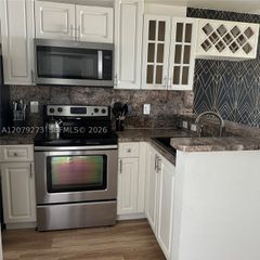 821 SW 2nd St 9, Miami, FL 33130