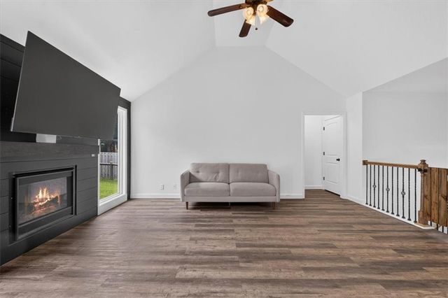16913 Juniper Drive, Basehor, KS 66007