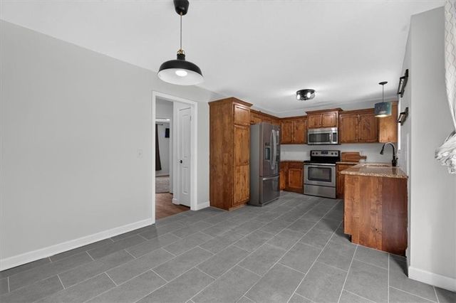 16913 Juniper Drive, Basehor, KS 66007