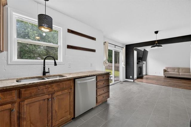 16913 Juniper Drive, Basehor, KS 66007