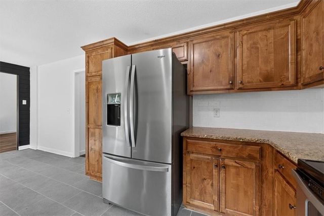 16913 Juniper Drive, Basehor, KS 66007
