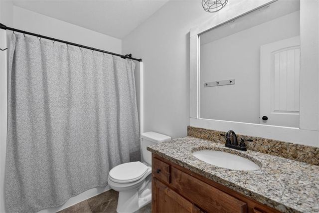 16913 Juniper Drive, Basehor, KS 66007