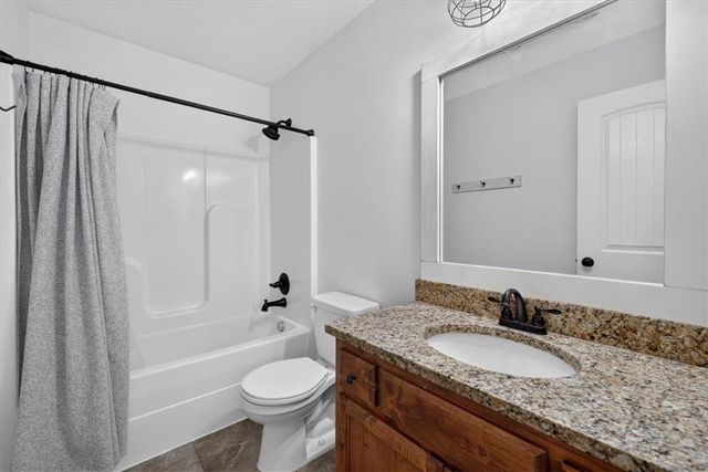 16913 Juniper Drive, Basehor, KS 66007