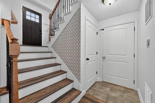 16913 Juniper Drive, Basehor, KS 66007