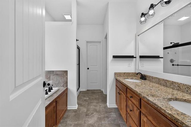 16913 Juniper Drive, Basehor, KS 66007