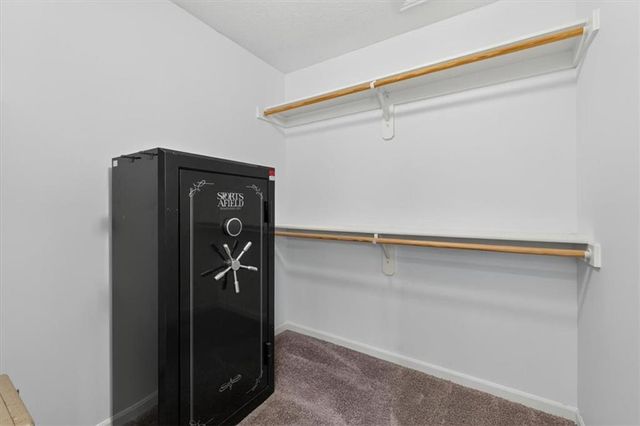 16913 Juniper Drive, Basehor, KS 66007