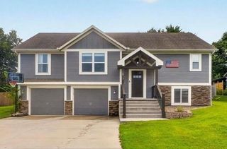 16913 Juniper Drive, Basehor, KS 66007