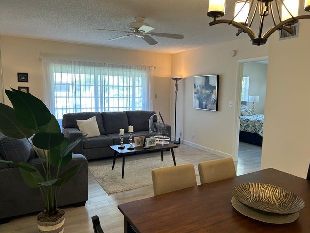 7505 NW 5TH Court 208, Margate, FL 33063
