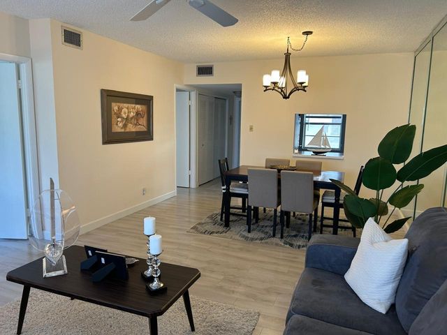 7505 NW 5TH Court 208, Margate, FL 33063