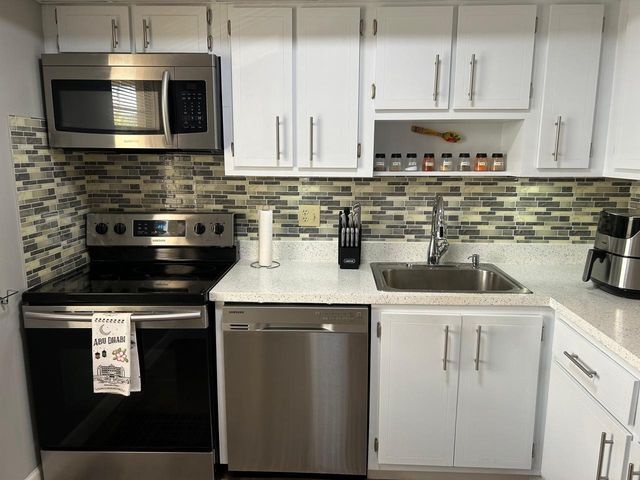 7505 NW 5TH Court 208, Margate, FL 33063