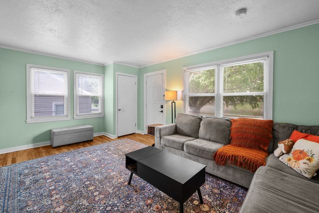 1511 W 37th Street, Davenport, IA 52806