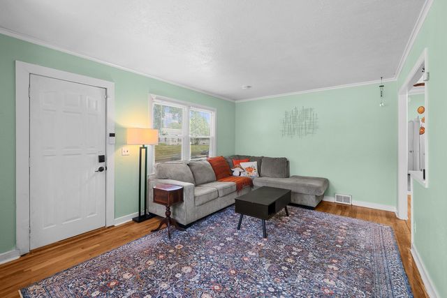 1511 W 37th Street, Davenport, IA 52806