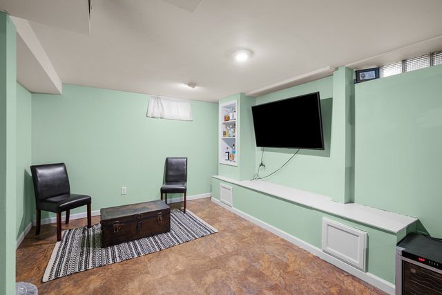 1511 W 37th Street, Davenport, IA 52806