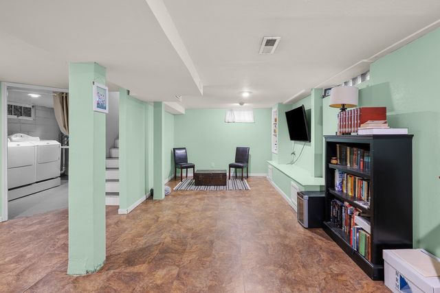 1511 W 37th Street, Davenport, IA 52806