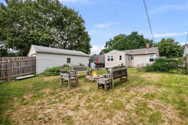 1511 W 37th Street, Davenport, IA 52806