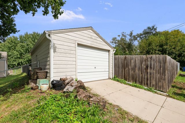 1511 W 37th Street, Davenport, IA 52806