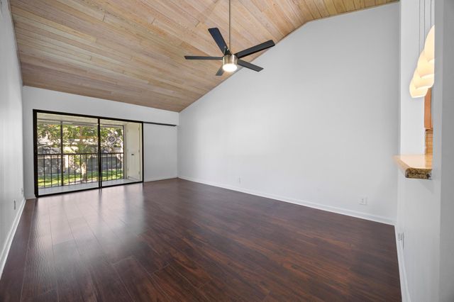 3939 NE 5th Avenue B206, Boca Raton, FL 33431