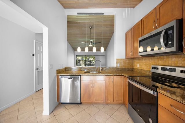 3939 NE 5th Avenue B206, Boca Raton, FL 33431