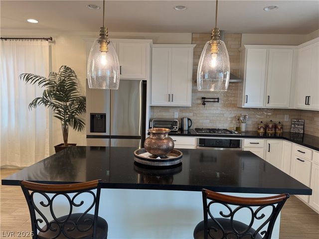 8662 Albanese Avenue, Las Vegas, NV 89148