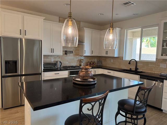 8662 Albanese Avenue, Las Vegas, NV 89148