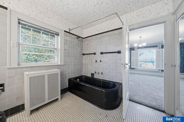 2108 S 24Th Street, Lincoln, NE 68502