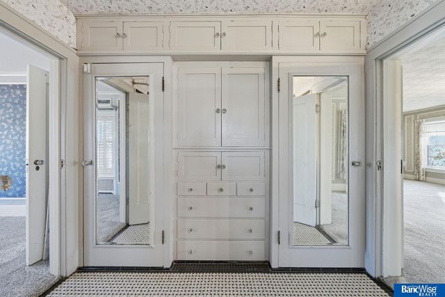 2108 S 24Th Street, Lincoln, NE 68502