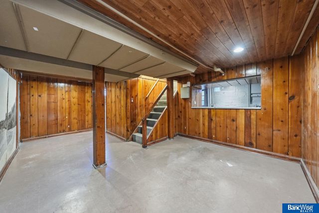 2108 S 24Th Street, Lincoln, NE 68502