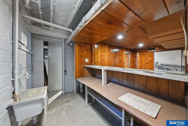 2108 S 24Th Street, Lincoln, NE 68502