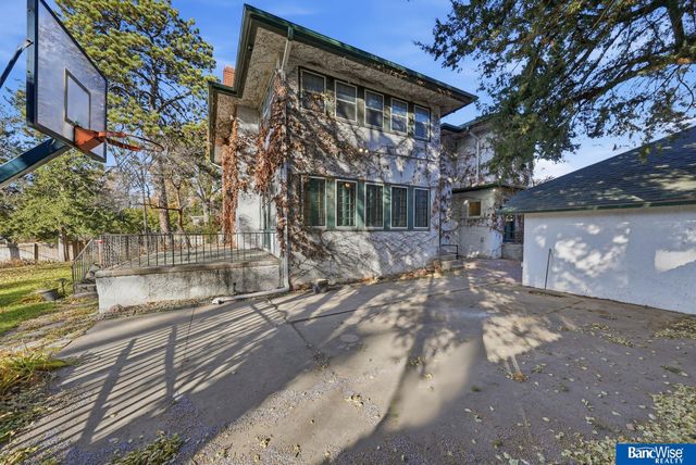 2108 S 24Th Street, Lincoln, NE 68502