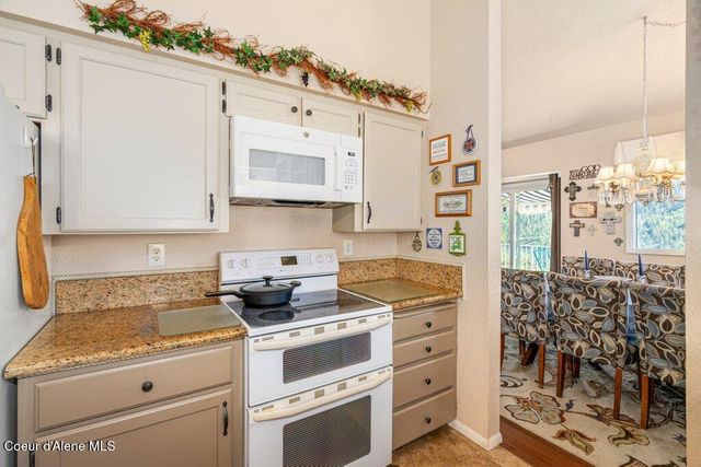 2912 E Fernan Hill RD, Coeur D'alene, ID 83814