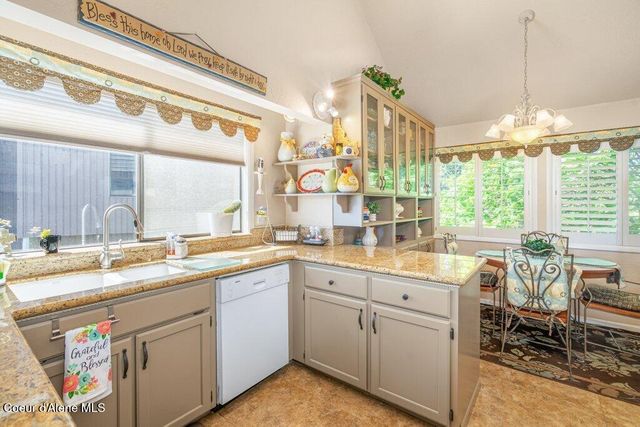 2912 E Fernan Hill RD, Coeur D'alene, ID 83814