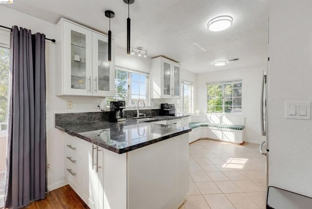 1025 Pinehurst Court, Concord, CA 94521