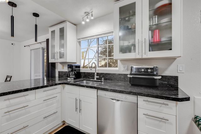 1025 Pinehurst Court, Concord, CA 94521