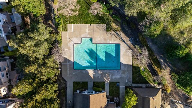 1025 Pinehurst Court, Concord, CA 94521
