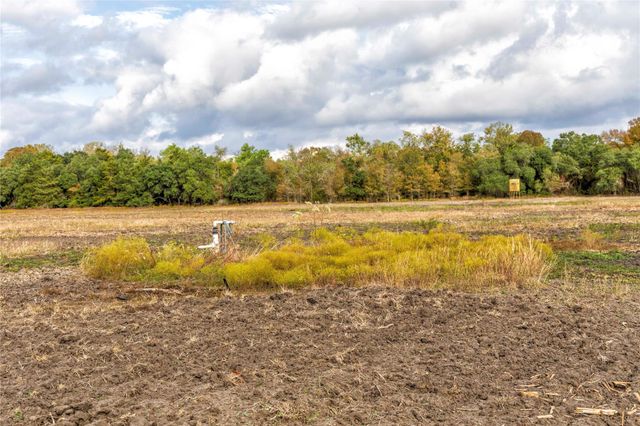 1250 Ladewig Lane, Flatonia, TX 78956