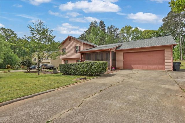 725 Hill Meadow Drive, Dacula, GA 30019