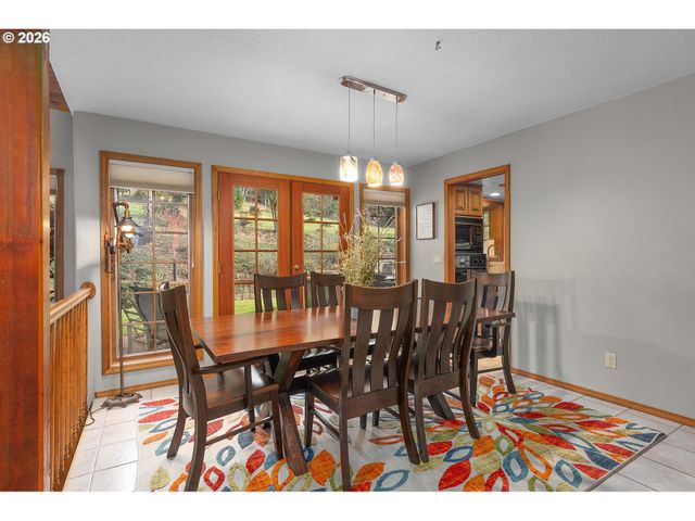 598 WINTER CREEK Ln, Roseburg, OR 97471