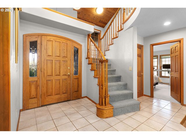 598 WINTER CREEK Ln, Roseburg, OR 97471