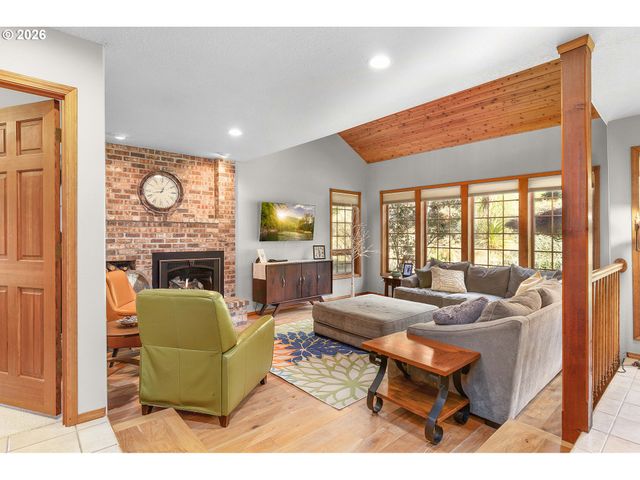 598 WINTER CREEK Ln, Roseburg, OR 97471