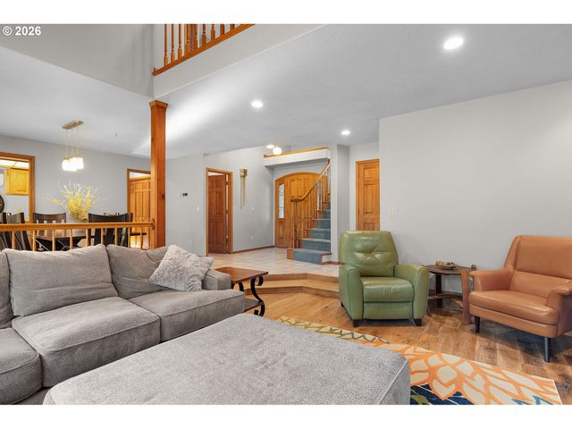 598 WINTER CREEK Ln, Roseburg, OR 97471