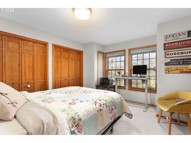 598 WINTER CREEK Ln, Roseburg, OR 97471