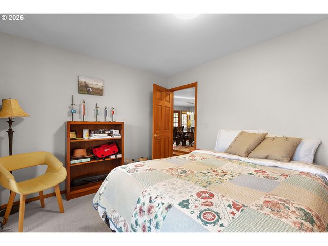 598 WINTER CREEK Ln, Roseburg, OR 97471