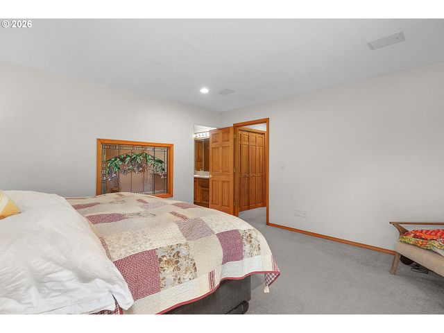 598 WINTER CREEK Ln, Roseburg, OR 97471