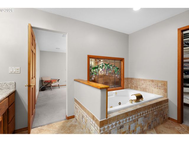 598 WINTER CREEK Ln, Roseburg, OR 97471