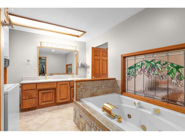 598 WINTER CREEK Ln, Roseburg, OR 97471