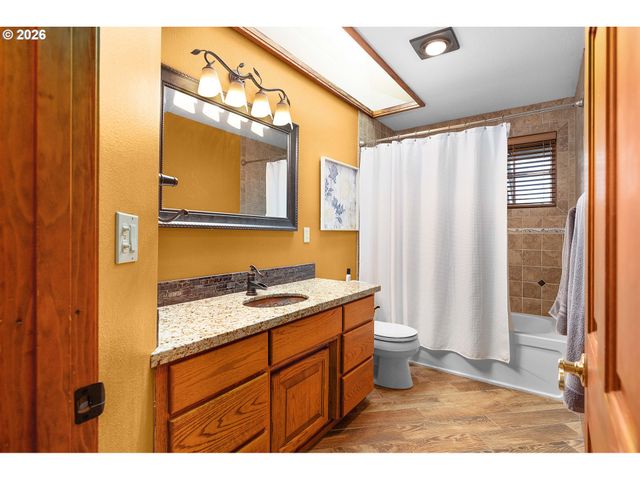 598 WINTER CREEK Ln, Roseburg, OR 97471