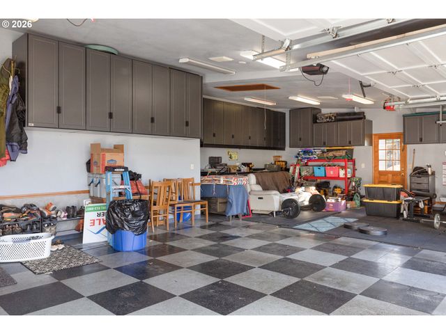 598 WINTER CREEK Ln, Roseburg, OR 97471