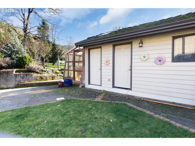 598 WINTER CREEK Ln, Roseburg, OR 97471